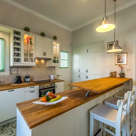 The Mansion - Mediterranean Kalamata