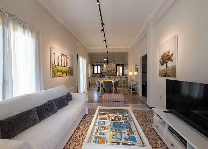 The Mansion - Mediterranean Villa