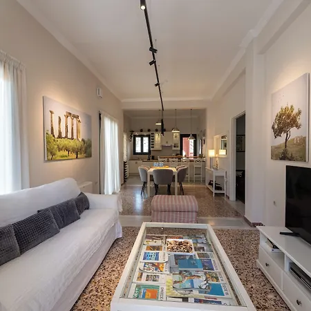 The Mansion - Mediterranean Villa